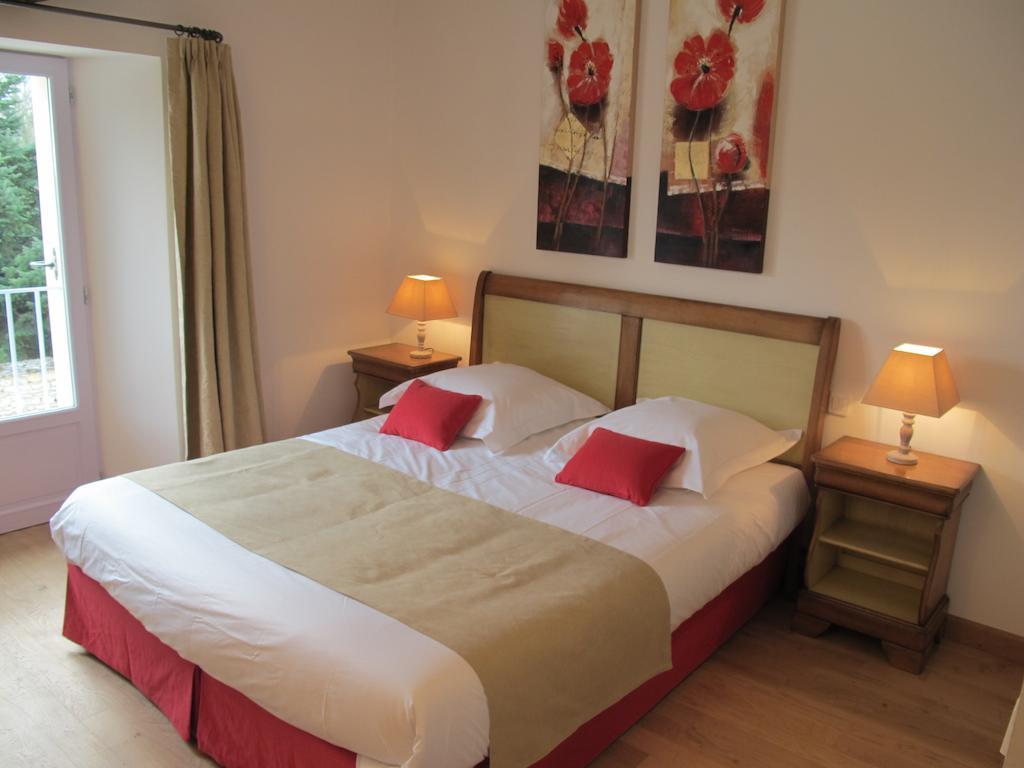 Au Domelia Provinois Hotel Cerneux Quarto foto