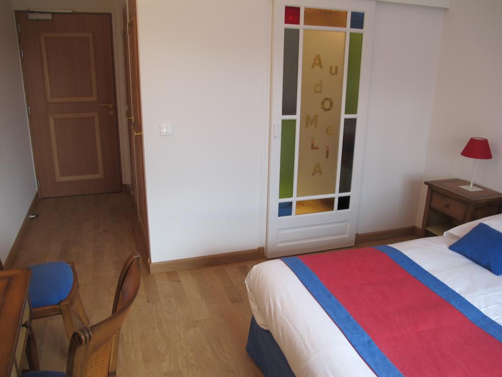 Au Domelia Provinois Hotel Cerneux Quarto foto